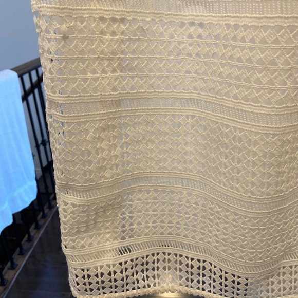 Beautiful above knee white dress - Picture 3 of 3